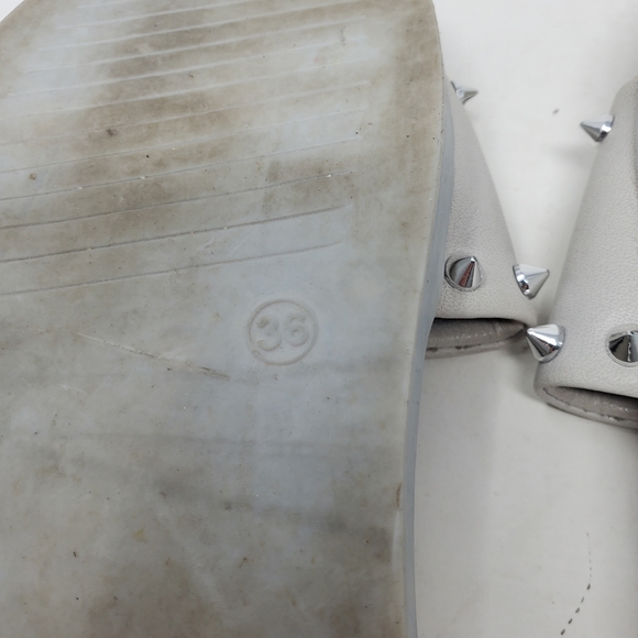 Inuovo Studded Spike Gray Leather Slides Slip On Sandals Womens 36 US 6 - Picture 7 of 10